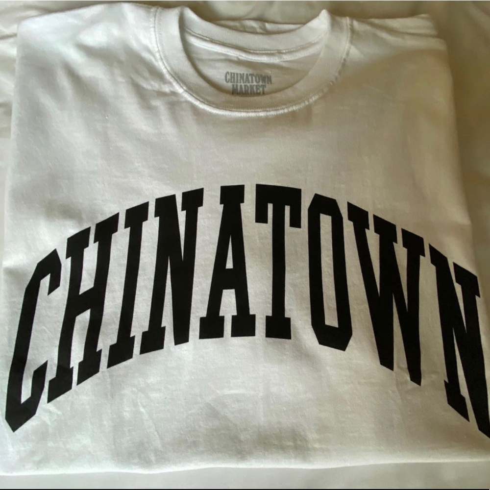 CHINATOWN MARKET TSHIRT XL